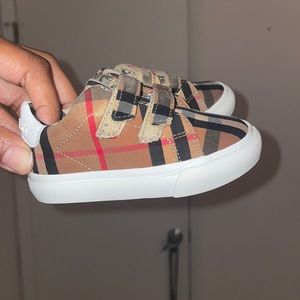 Burberry shoes